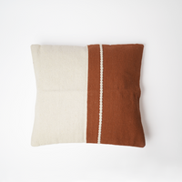 غطاء وسادة بخط واحد 50×50 سم - ناتشورال وبني - (طقم قطعتين)