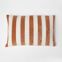 غطاء وسادة بخطوط سميكة 40×60 سم - أوف وايت وبني - (طقم قطعتين)