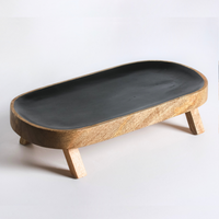 حامل للتقديم من الخشب