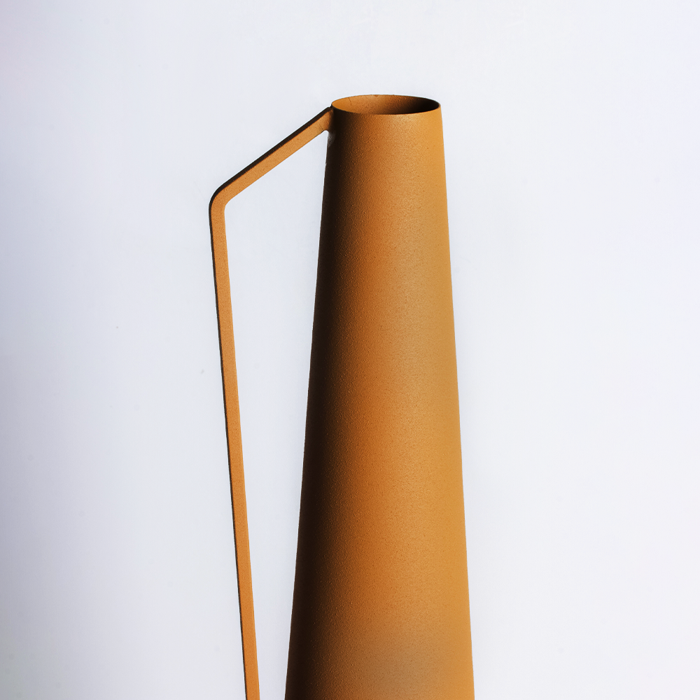 TRUMPET VASE