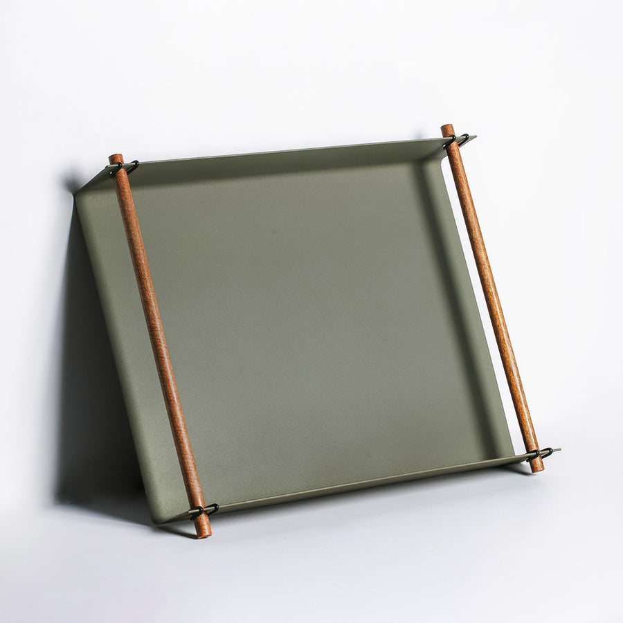 TRAY WITH HANDLE OLIVE