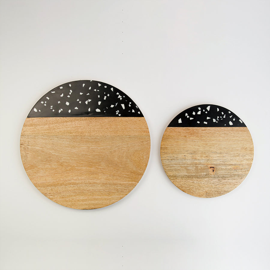 لوح تقديم دائري من الخشب - مع زخرفة من المينا الأسود 