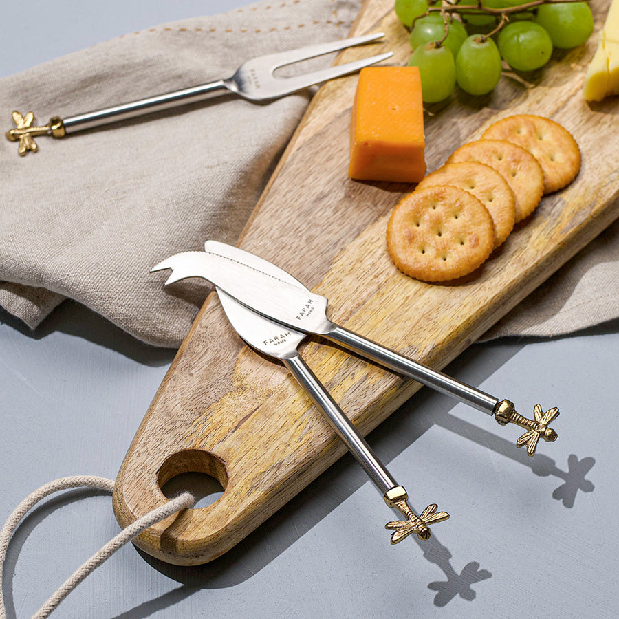 سكاكين معدنية للجبن بزخرفة على شكل نحلة