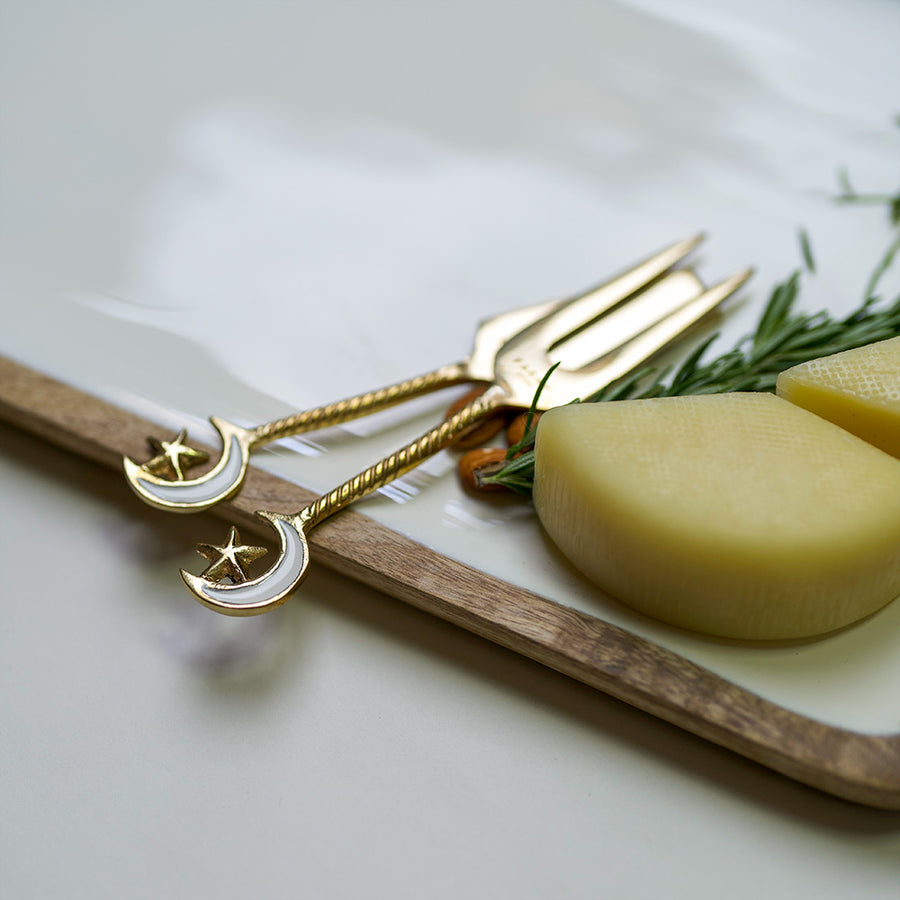  سكاكين ذهبية للجبن بزخرفة على شكل هلال