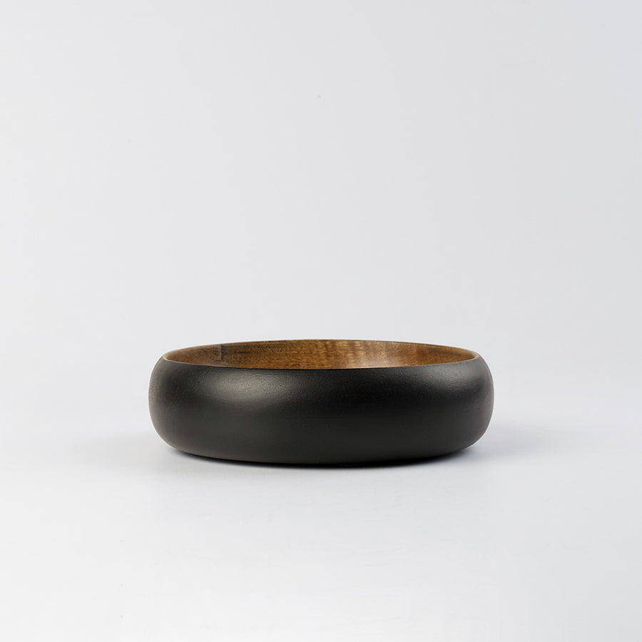 black serving bowl with round edge