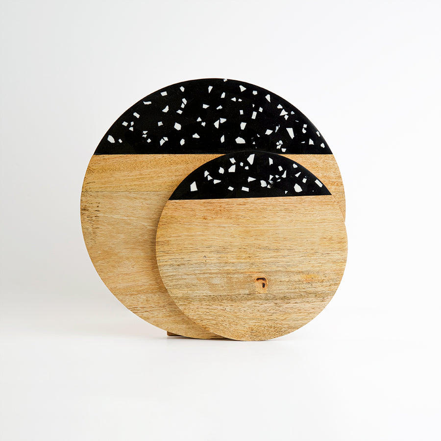 لوح تقديم دائري من الخشب - مع زخرفة من المينا الأسود 